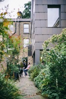ook in en rond steden is de vraag groot naar woningen met tuin en terras